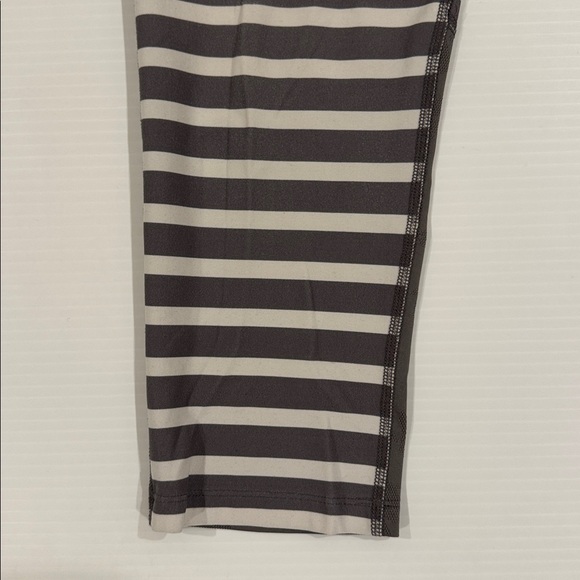 Rabbit Capri Striped Tights Womens Size Small - Picture 3 of 7
